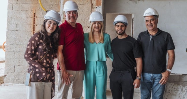 Almoço na Enseada Azul reunindo nomes à frente de novo conceito de viver à beira-mar
