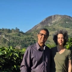 Pai e filha de Santa Teresa dividem pódio do Coffee of the Year e simbolizam força do café capixaba