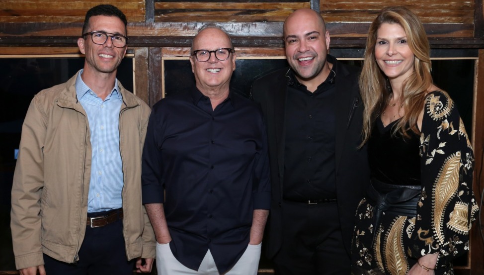 Festão comemorando com show de Tiago Abravanel os 25 anos do escritório de advocacia