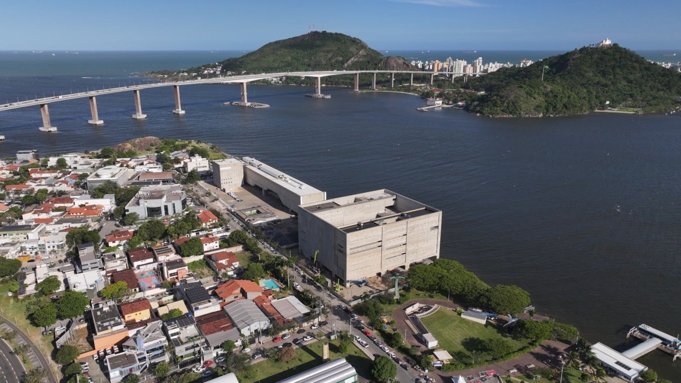 Cais das artes especial coluna Arte Mais