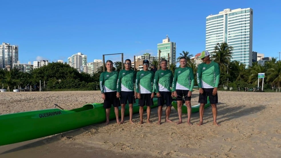 Canoa Havaiana. Equipe Camburi Va'a vai competir no Pan em Rapa Nui. Fernando Siqueira, Fábio Borgo, João Alves Jr, Fábio Debiase, Hugo Caiado e Jefferson Cabral