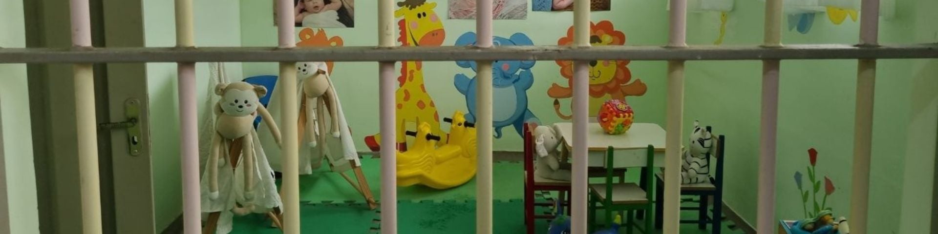 Como é a vida das mães presas e seus bebês em presídios do ES