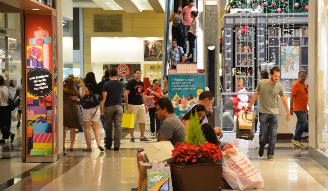 É importante faça uma lista de prioridades para as compras. Foto: Valter Campanato/ Agência Brasil