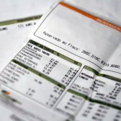 Em agosto e setembro, a Aneel havia acionado a bandeira vermelha patamar 2, com adicional de R$ 7,87 por 100 kWh. Foto: Marcello Casal Jr/ Agência Brasil