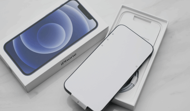 Iphone na Black Friday em 2025/Canva