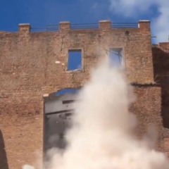 Parte da Torre dei Conti desaba em Roma (Foto/reprodução: X)