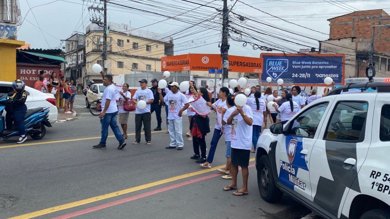 Protesto Serafim Derenzi (Foto: Thiago Soares)
