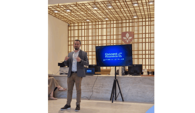 André Spalenza em palestra na reunião do Colegiado da Saúde, no Royal Hospital. Foto: Divulgação