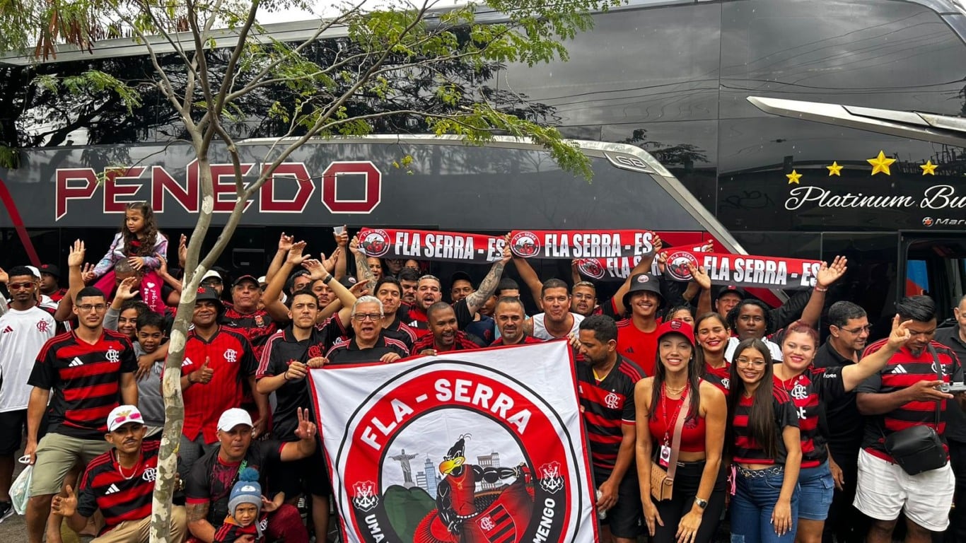 Torcida do Flamengo.

Fla Serra. 