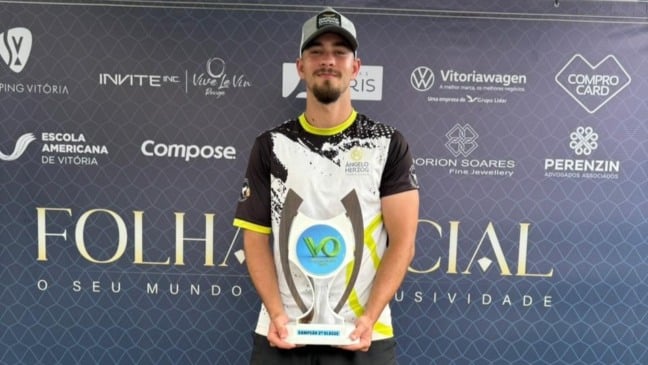 Vitória Open de Tênis. Angelo Herzog, campeão da 2ª Classe. Praça dos Namorados. Vitória