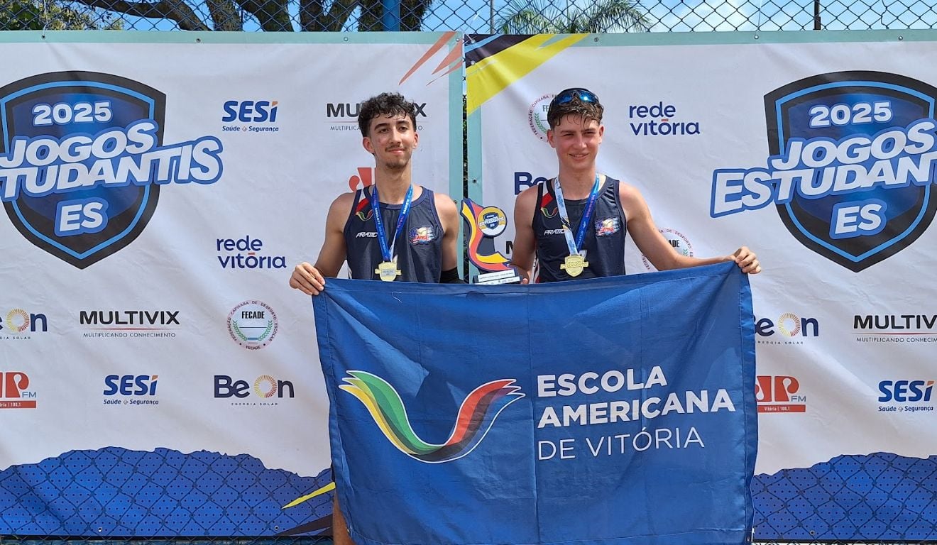 Dante Devens e Enzo Hermes, Escola Americana, campeões do vôlei de praia juvenil masculino