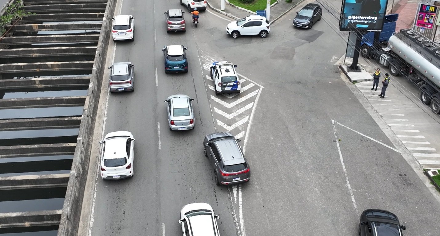 Marcas de canalização subida da terceira ponte