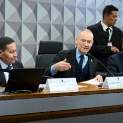 Mourão, Contarato e Vieira (Foto: Andressa Anholete/Agência Senado)