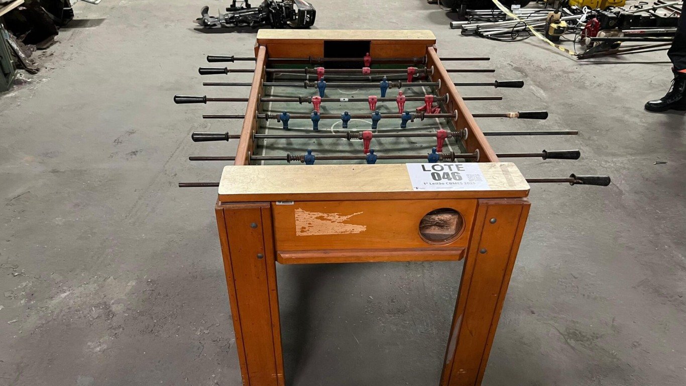 Mesa de Totó será leiloada pelo Corpo de Bombeiros Mesa de Totó será leiloada pelo Corpo de Bombeiros