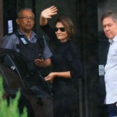 Michelle Bolsonaro chega à Superintendência da Polícia Federal para visitar Jair Bolsonaro