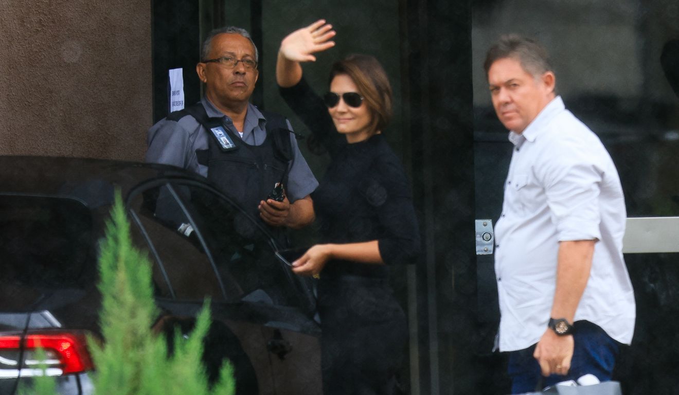 Michelle Bolsonaro chega à Superintendência da Polícia Federal para visitar Jair Bolsonaro Michelle Bolsonaro chega à Superintendência da Polícia Federal para visitar Jair Bolsonaro