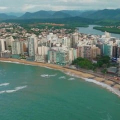Praia da Areia Preta em Guarapari