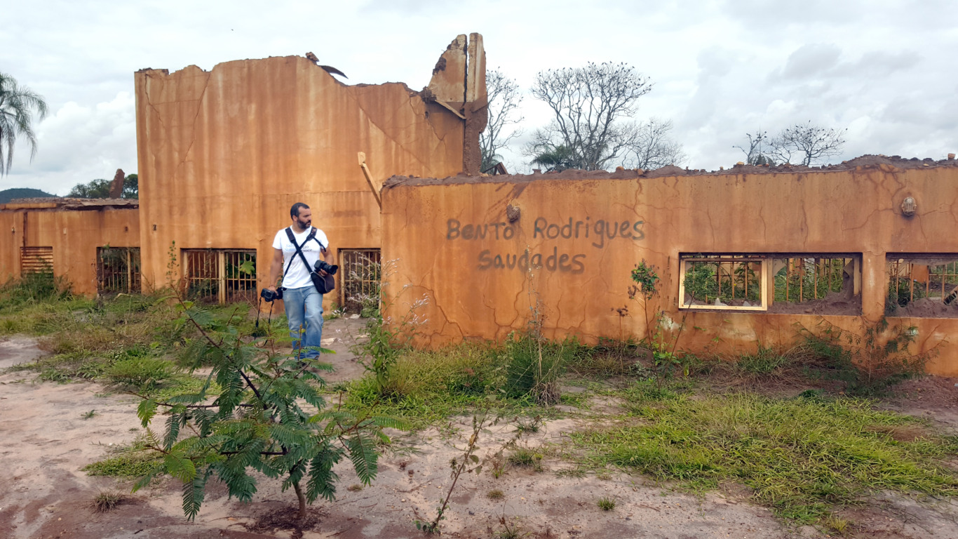 10 anos da tragédia no Rio Doce. Por Leonardo Merçon/ Instituto Últimos Refúgios 10 anos da tragédia no Rio Doce. Por Leonardo Merçon/ Instituto Últimos Refúgios