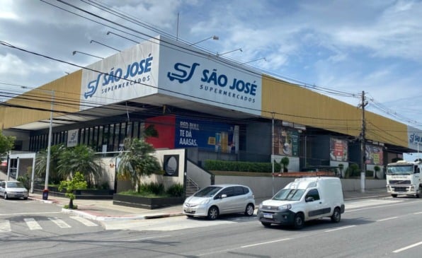 São José Supermercado Praia do Canto