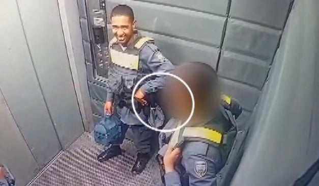Soldado aluno da PM solta jato de spray de pimenta em elevador de shopping