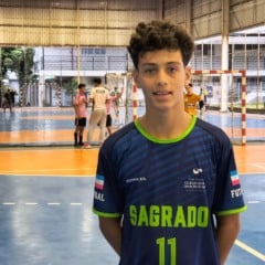 Sagrado marca duas vezes no fim e se garante nas semifinais do futsal