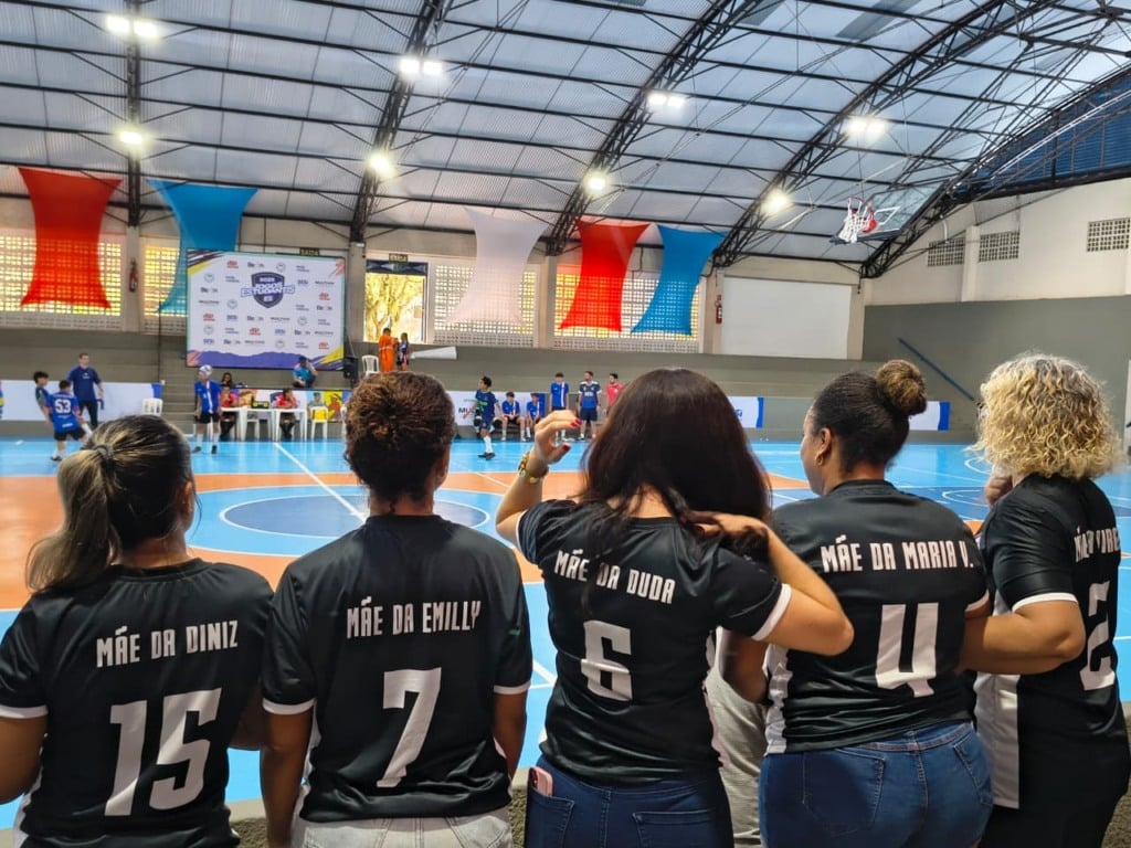 Mães e pais fazem a diferença na torcida pelos filhos nos Jogos Estudantis 2025 Mães e pais fazem a diferença na torcida pelos filhos nos Jogos Estudantis 2025