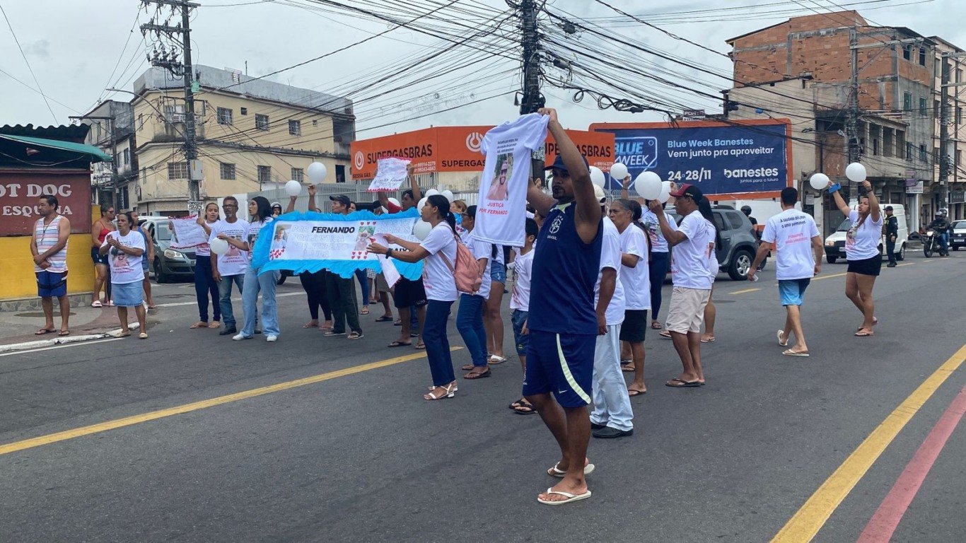 Protesto Serafim Derenzi (Foto: Thiago Soares)