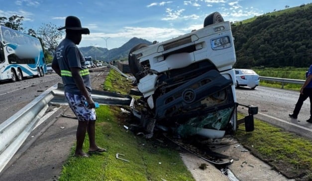 Acidente br-101 em anchieta