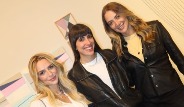 Papelaria de luxo, álbuns de fotos bordados e planners artísticos