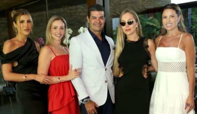 Opalas, esmeraldas, paraíbas e diamantes no Casa Tua Rio