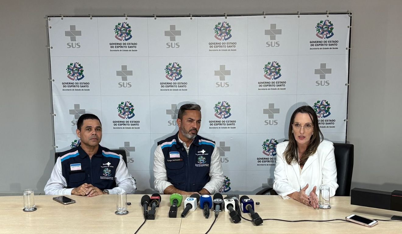 Orlei Cardoso, Tyago Hoffmann e Carolina Salume em coletiva sobre o caso Santa Rita. Imagem: Reprodução: TV Vitória