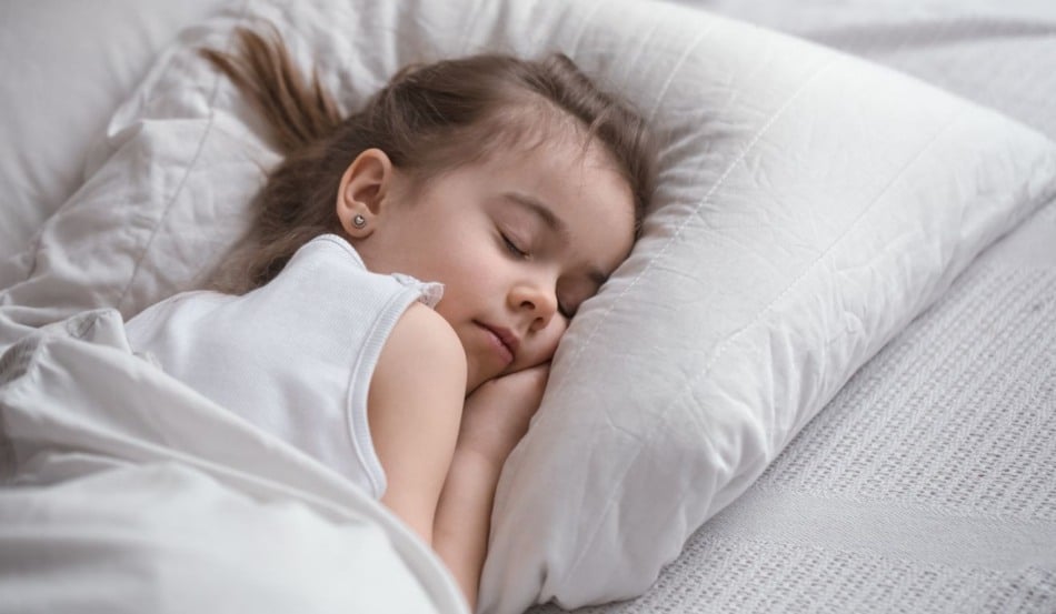criança dormindo