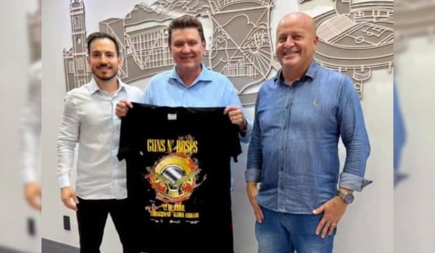 Euclério e organizadores do show do Guns N' Roses no Espírito Santo.