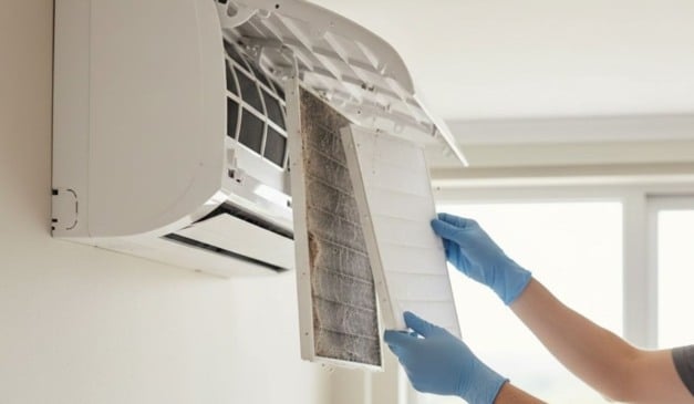 Como limpar ar condicionado em casa de forma fácil e rápida