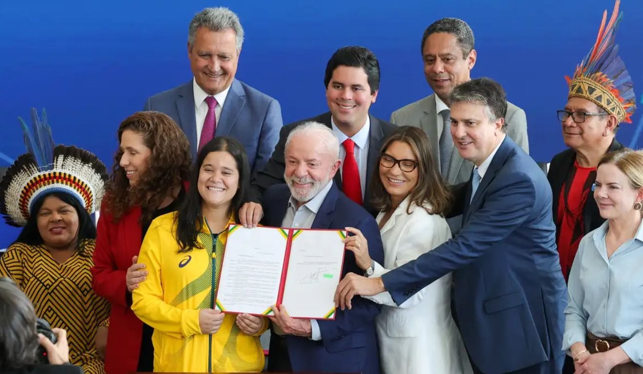 Lula quer criar universidade do esporte e universidade indígena