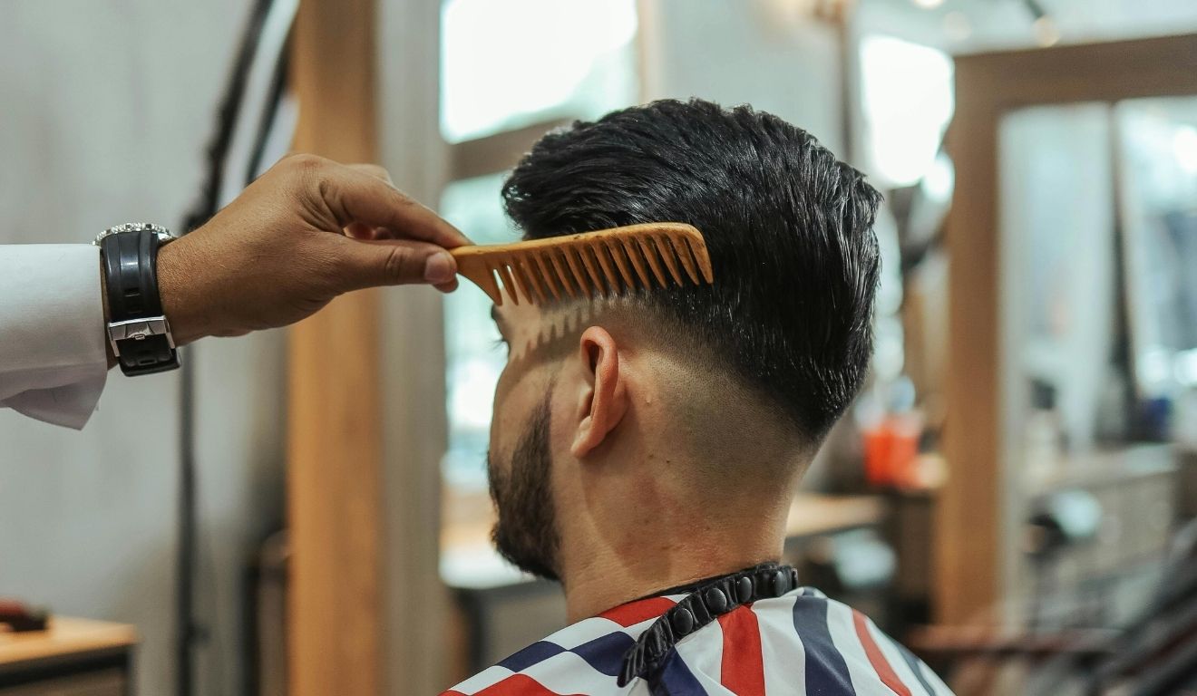 Acabe com a calvície: prótese capilar masculina com efeito natural Acabe com a calvície: prótese capilar masculina com efeito natural