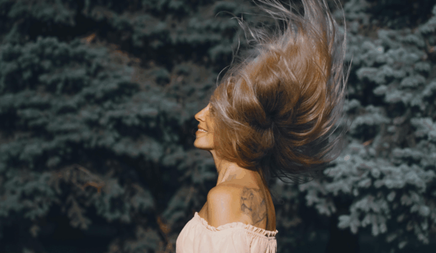 Cuidar do cabelo no verão/Canva