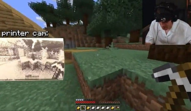 Streamer joga Minecraft em impressora térmica com 0.5 FPS
