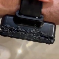 Tornozeleira eletrônica de Bolsonaro foi danificada pelo ex-presidente, que confessou ter usado ferro de solda (Foto: Reprodução/X)