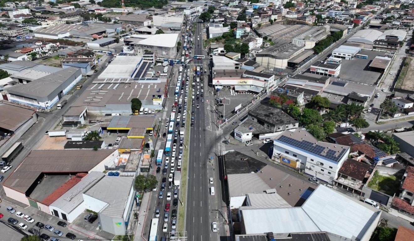 trânsito na Carlos Lindenberg 