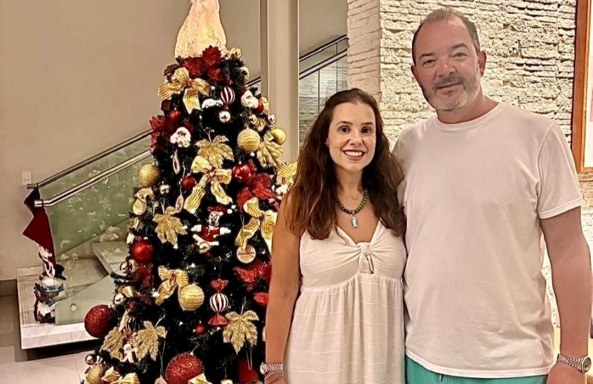 Amigos de longa data em happy hour que virou tradição