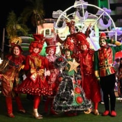 Túnel de estrelas e projeção especial: veja como ficou a vila natalina do Palácio Anchieta