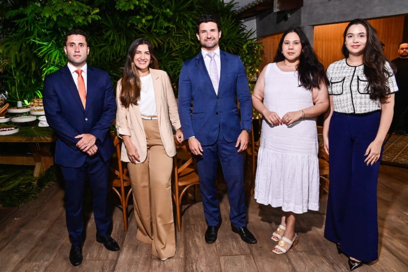 Lucas Armond Letícia Pinheiro Renan De Angeli Ariadne Malheiros Débora Freire