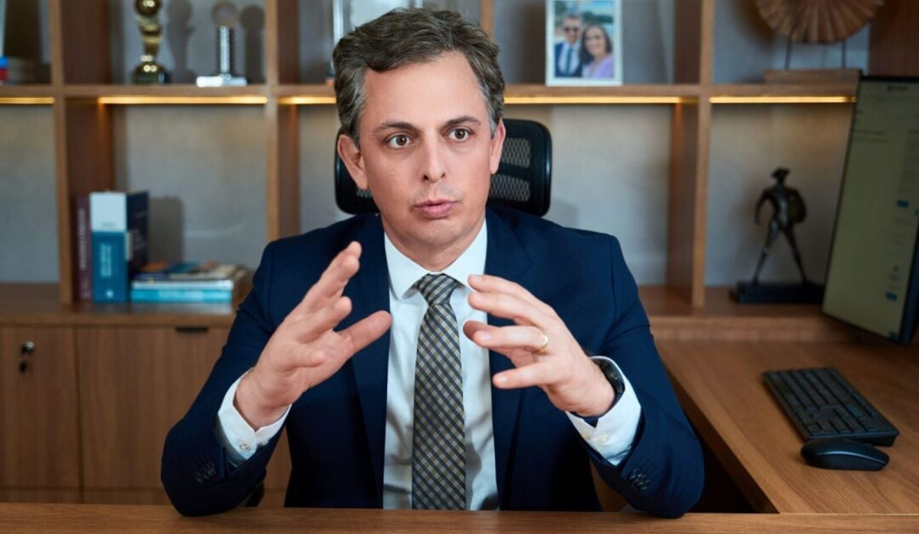 André Arnal Perezin advogado