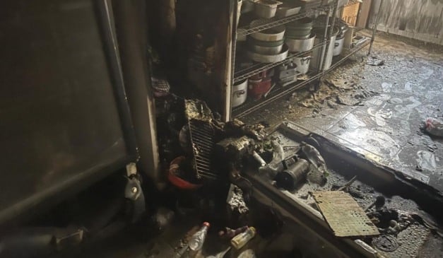 Incêndio na lanchonete Pop Burguer, na Serra.