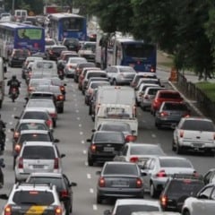 O projeto beneficia a parcela da população que não consegue comprar carro zero. Ao mesmo tempo, ajuda  a manter o veículo com obrigações em dia. Foto: arquivo/ Agência Brasil