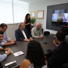 Coletiva de imprensa com Arnaldinho e Aécio Neves (foto: Vitor Carvalho)