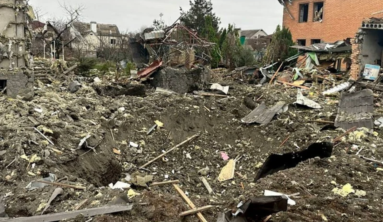 mmanuel Macron reafirma apoio inabalável à Ucrânia e condena escalada dos ataques russos, destacando a importância de garantir a segurança da Europa