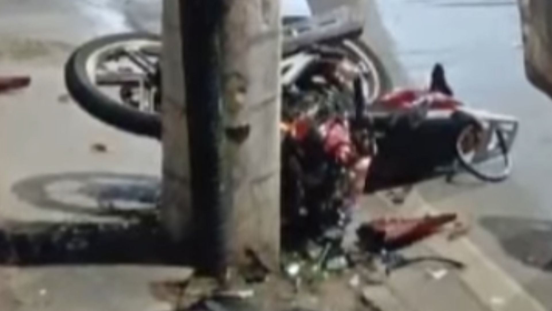 Acidente moto Itapuã (Foto/reprodução: TV Vitória)