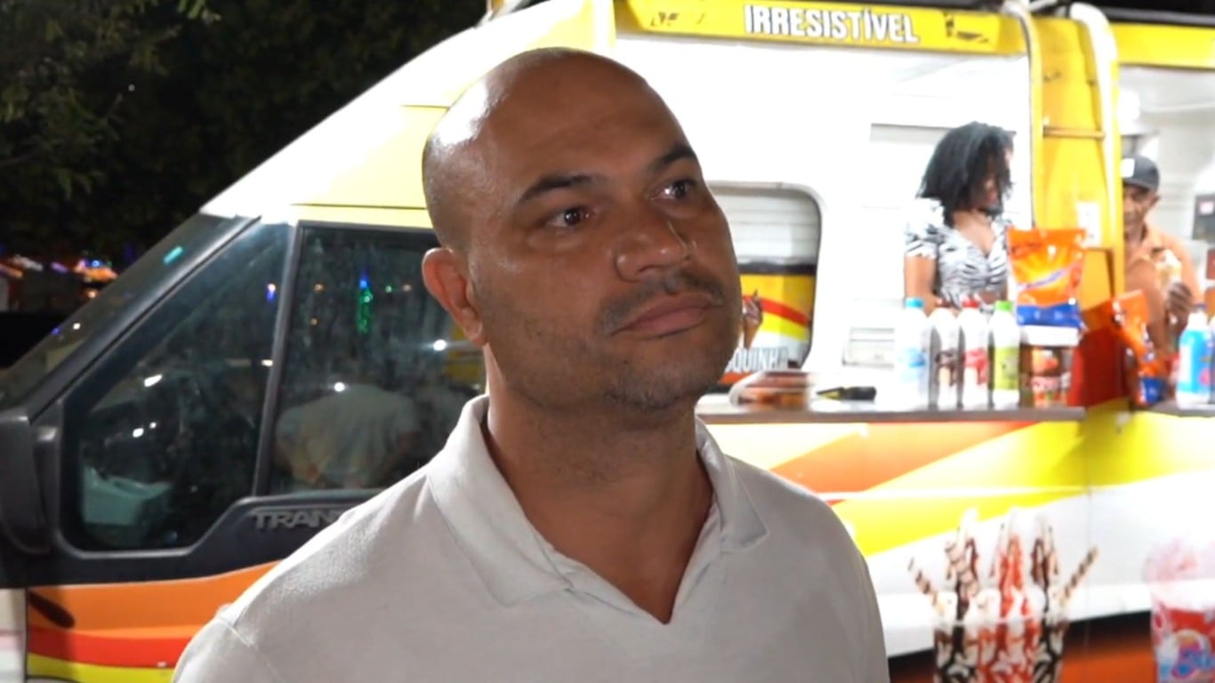 Walace Pereira, vendedor ambulante que trabalha na Vila Natalina, em Vitória (Foto/reprodução: TV Vitória)